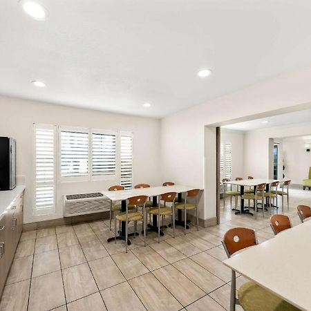 Best Western Executive Inn Los Banos Exterior photo