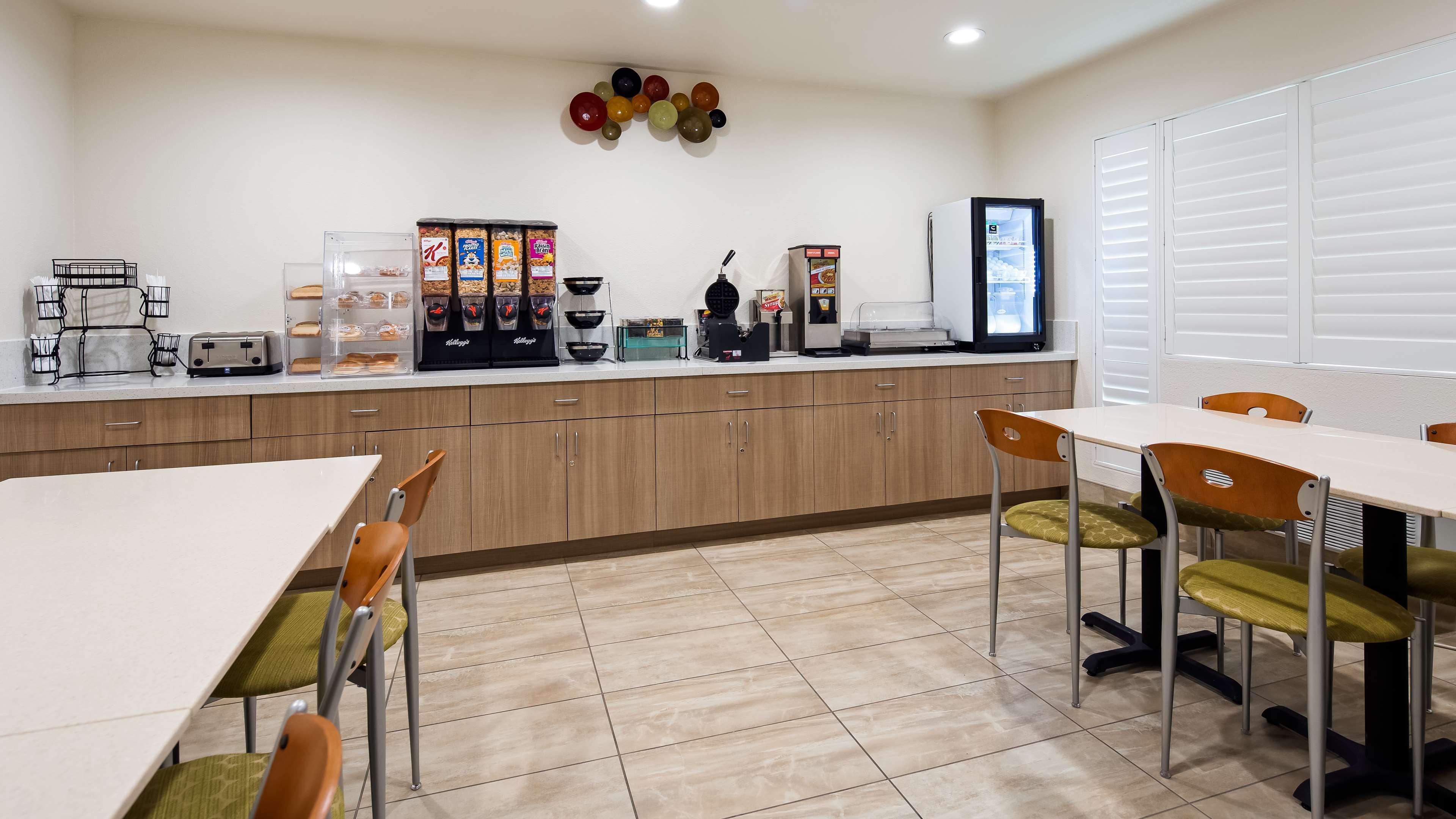 Best Western Executive Inn Los Banos Exterior photo