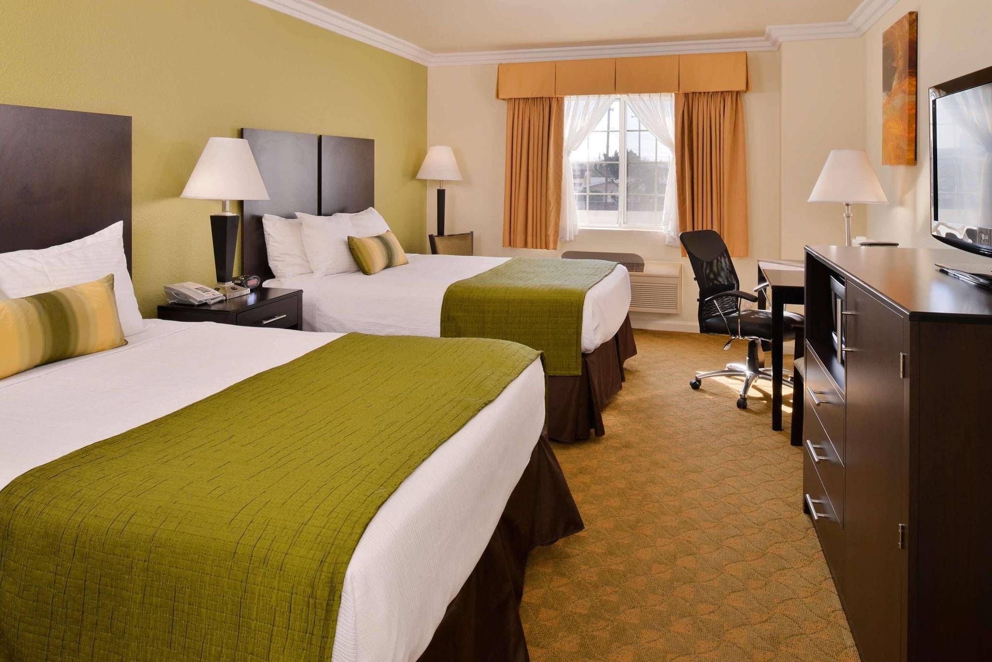 Best Western Executive Inn Los Banos Exterior photo